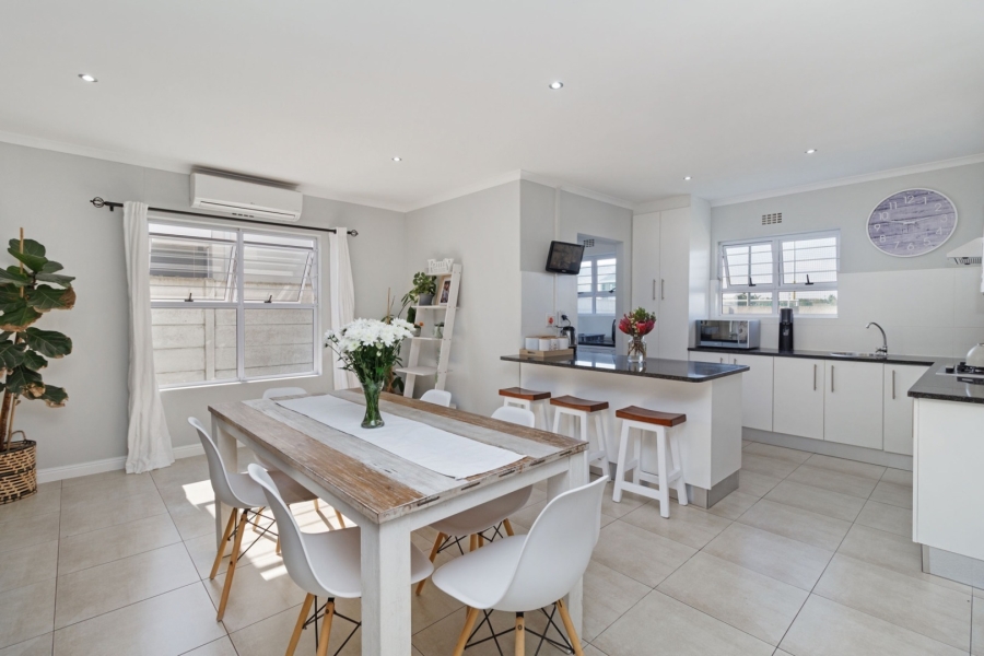 To Let 4 Bedroom Property for Rent in Sunningdale Western Cape
